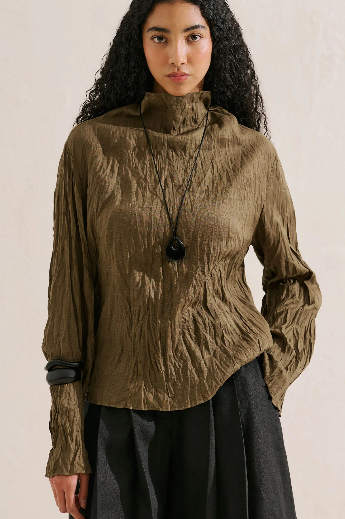 Linen Blend Crinkled Cropped Blouse Khaki - Image 3