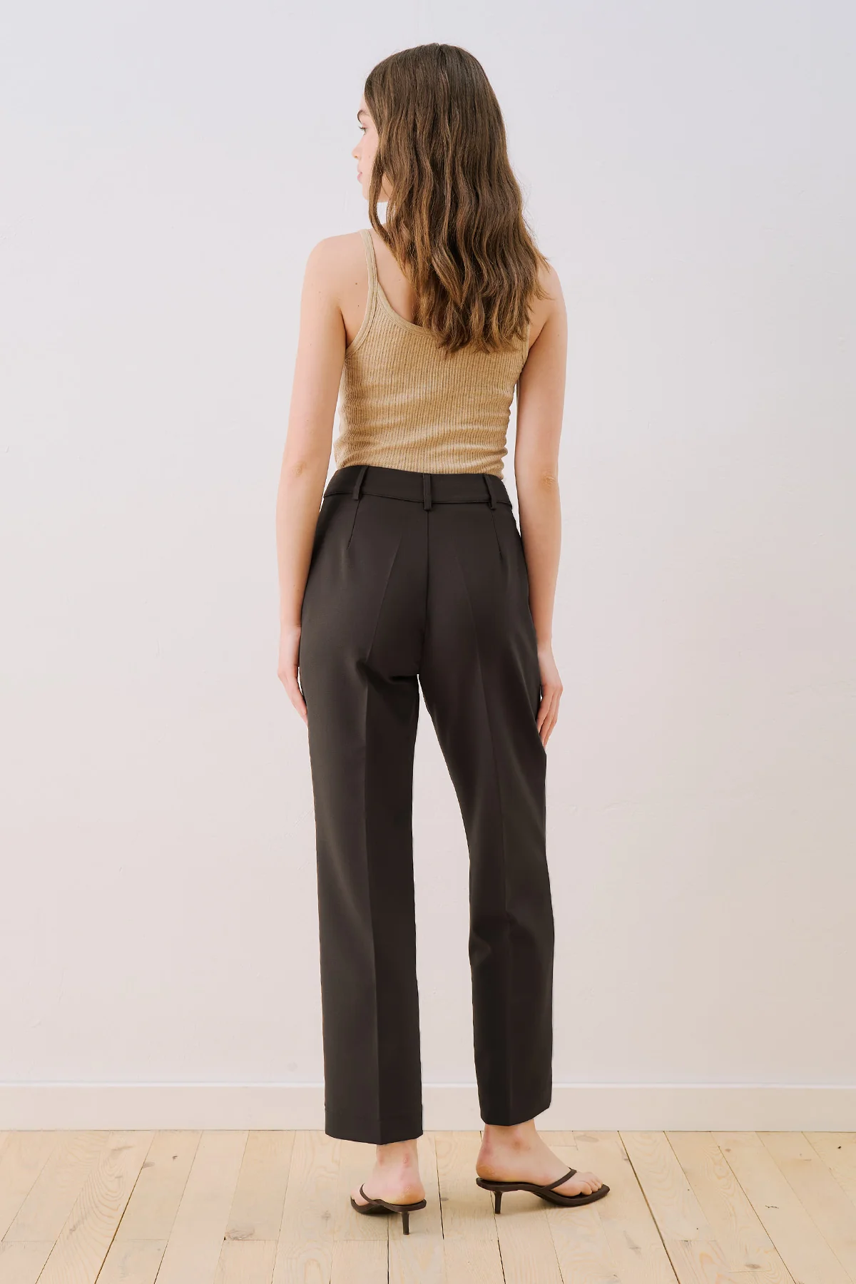 Cropped Straight Trousers Brown - Image 4