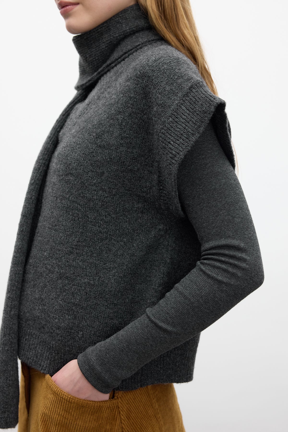 Knit Sweater Vest With Scarf Anthracite - Image 4