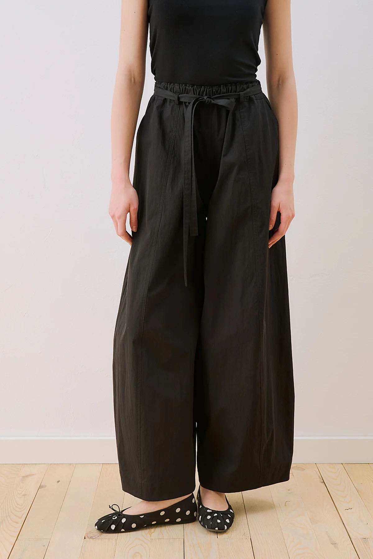 Elastic Waist Barrel Trousers Black - Image 5