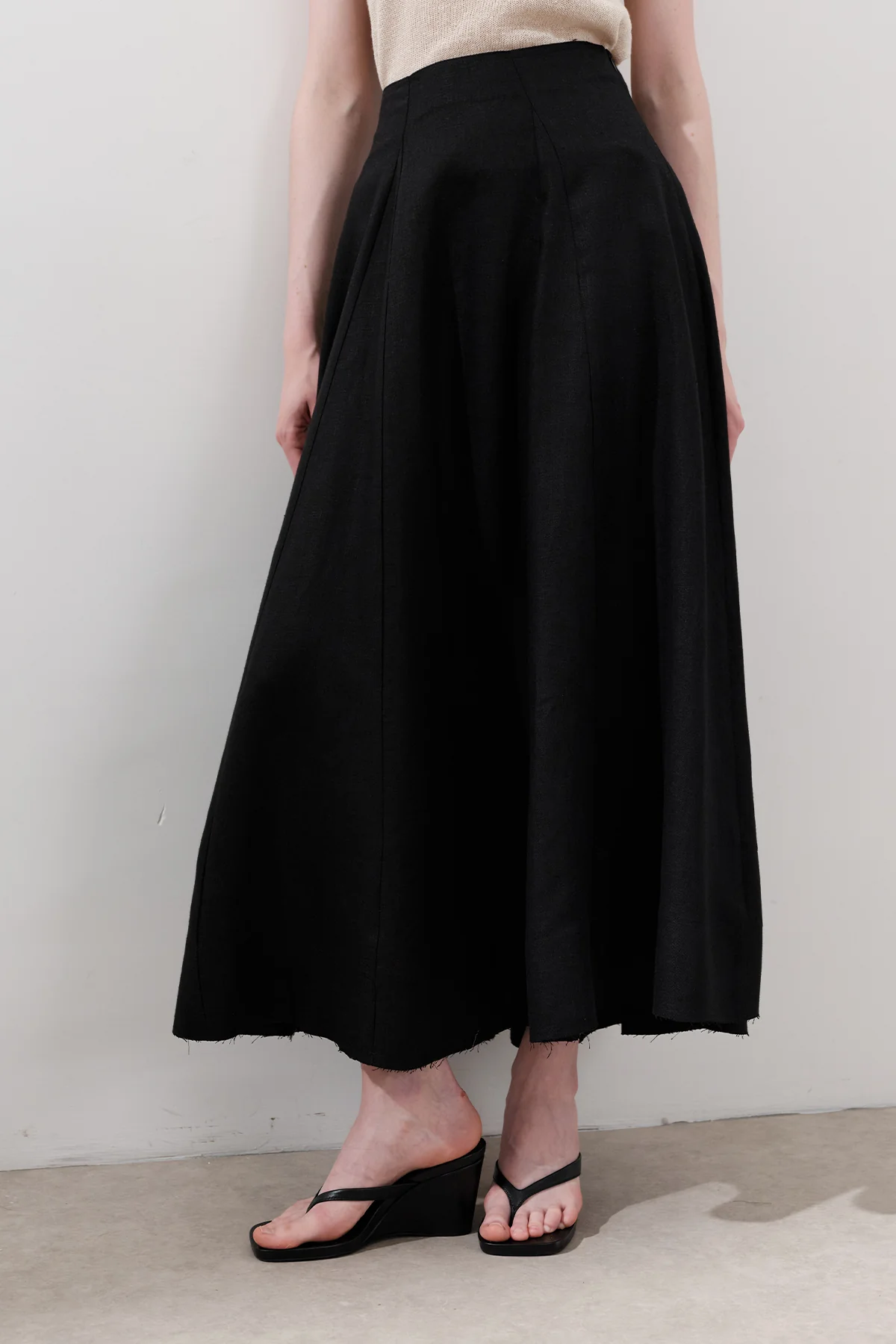 Linen Panel Skirt Black - Image 4