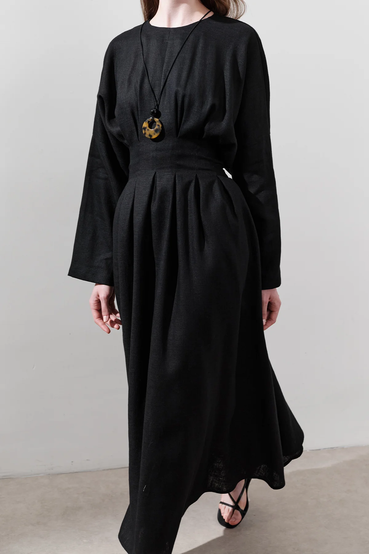 Linen Pleat Detail Dress Black - Image 4