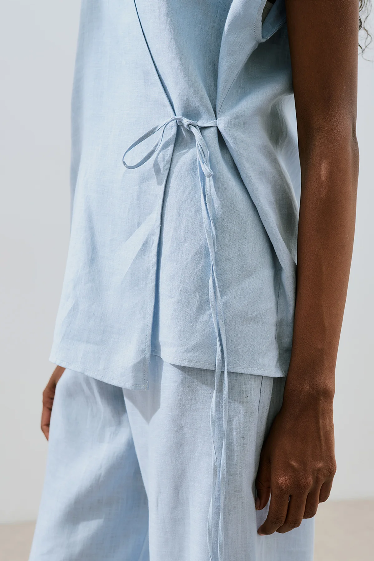 Linen Sleeveless Blouse Blue - Image 5