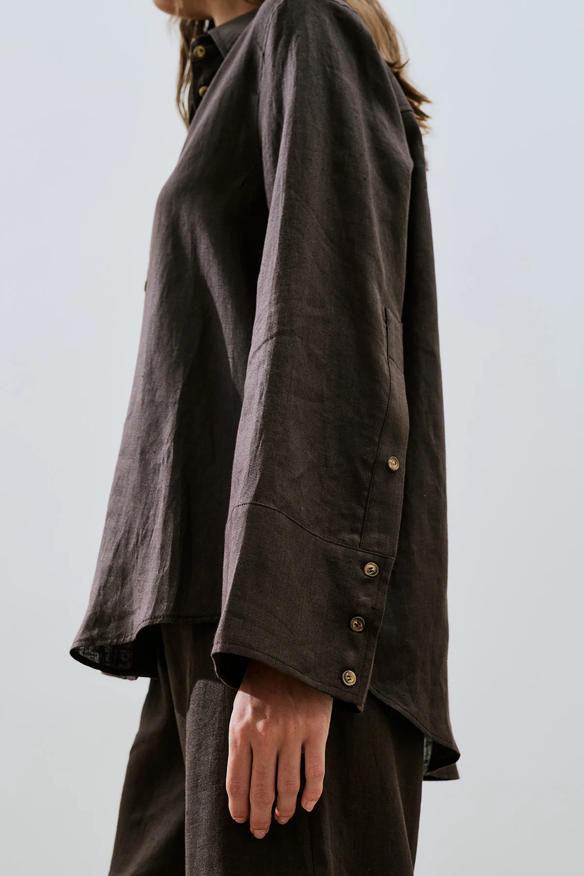 Linen Wide Cuff Shirt Dark Brown - Image 4
