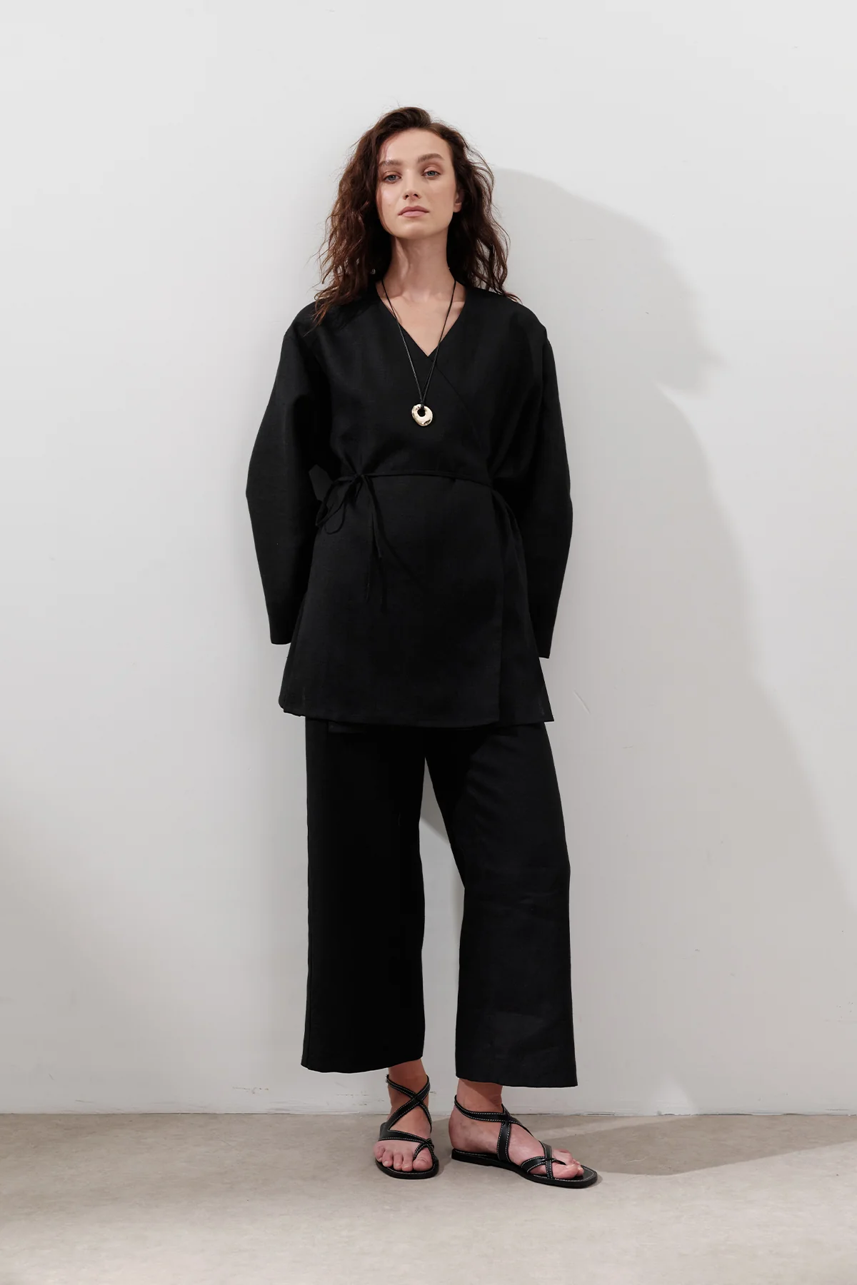 Linen Wrap Kimono Black - Image 2