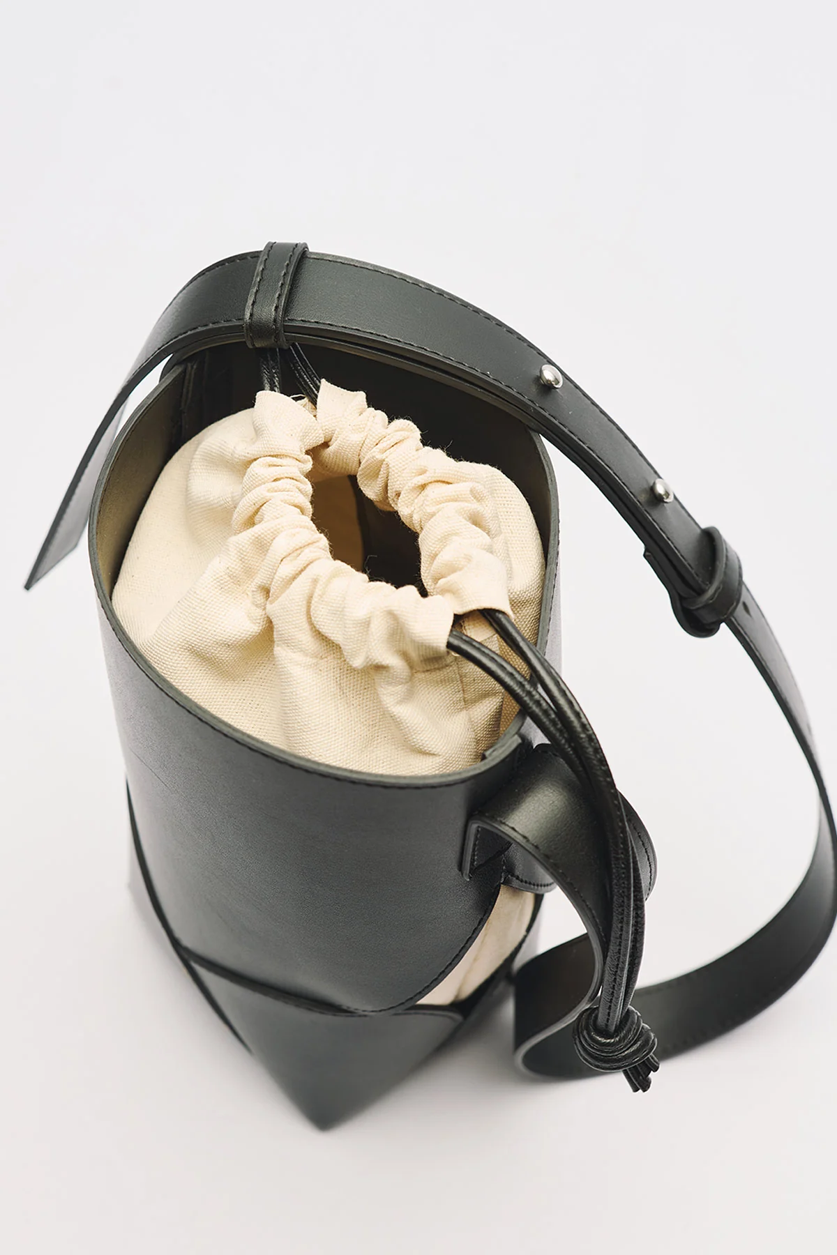 Liona Canvas Drawstring Bag Black - Image 8
