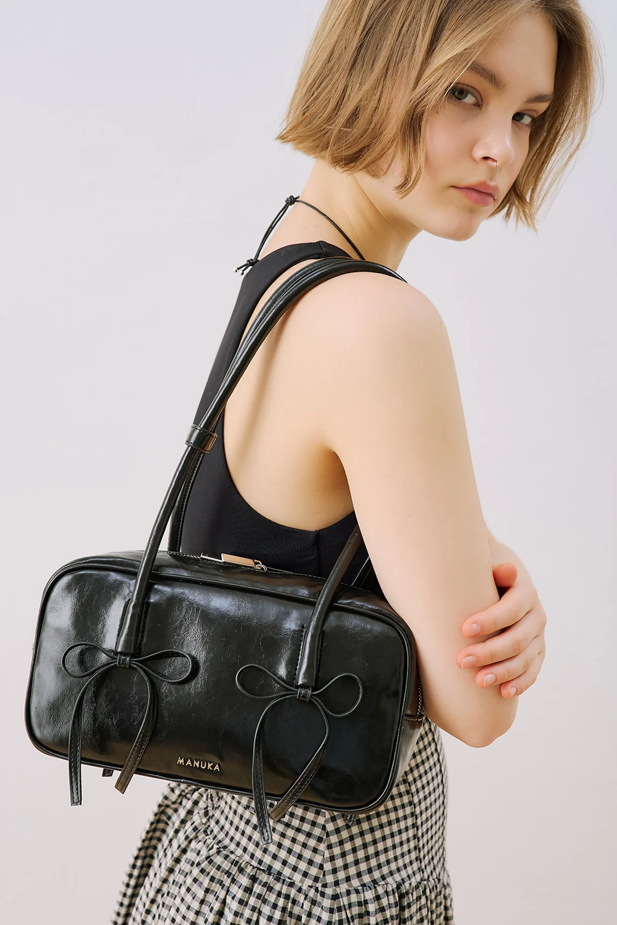 Lola Bow Baguette Bag Black - Image 4