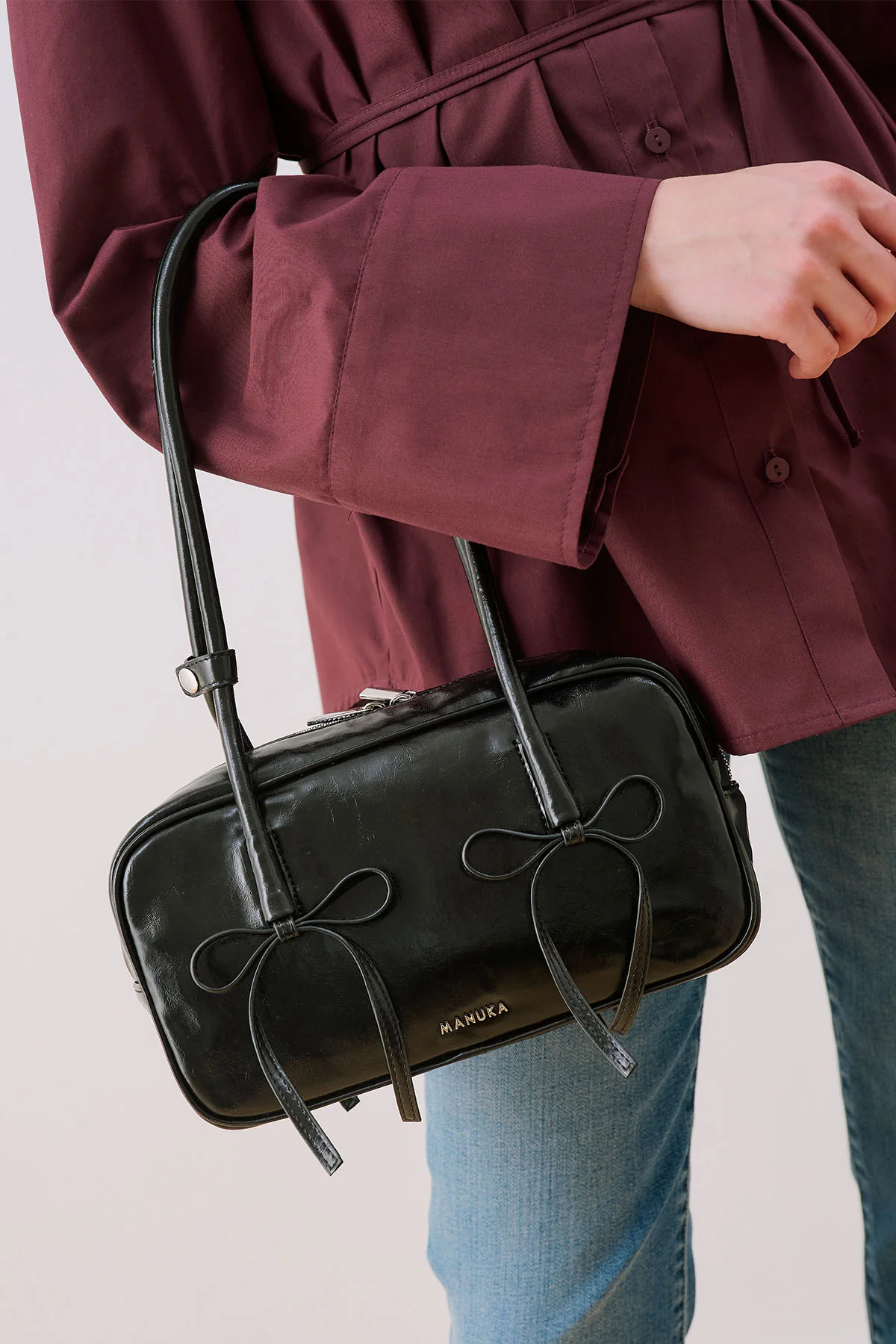 Lola Bow Baguette Bag Black - Image 5