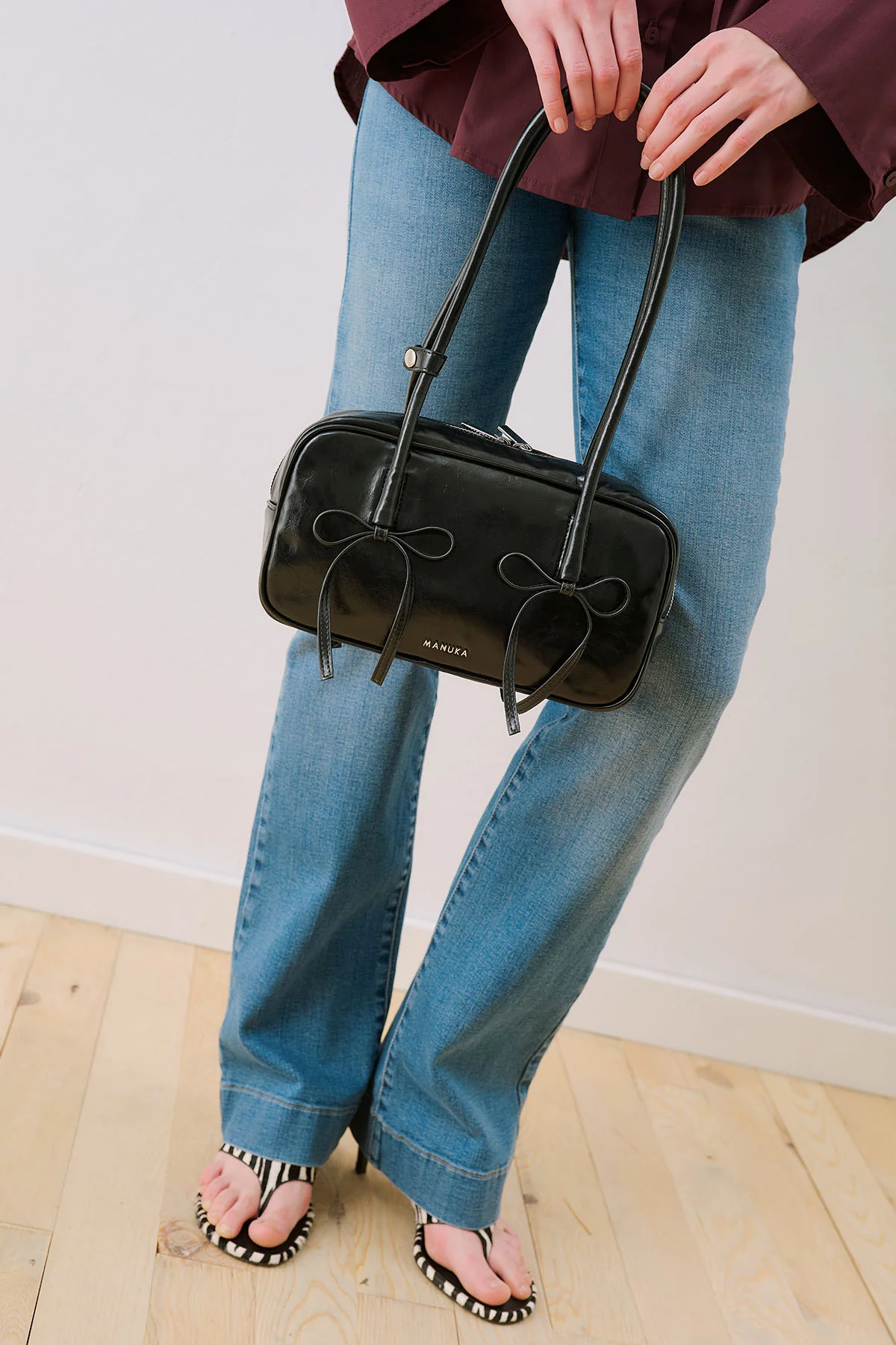 Lola Bow Baguette Bag Black - Image 6