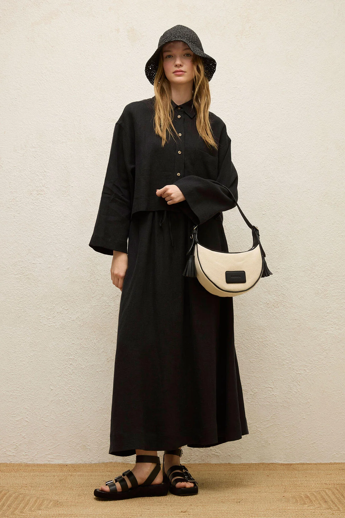 Long Sleeve Linen Crop Shirt Black - Image 2