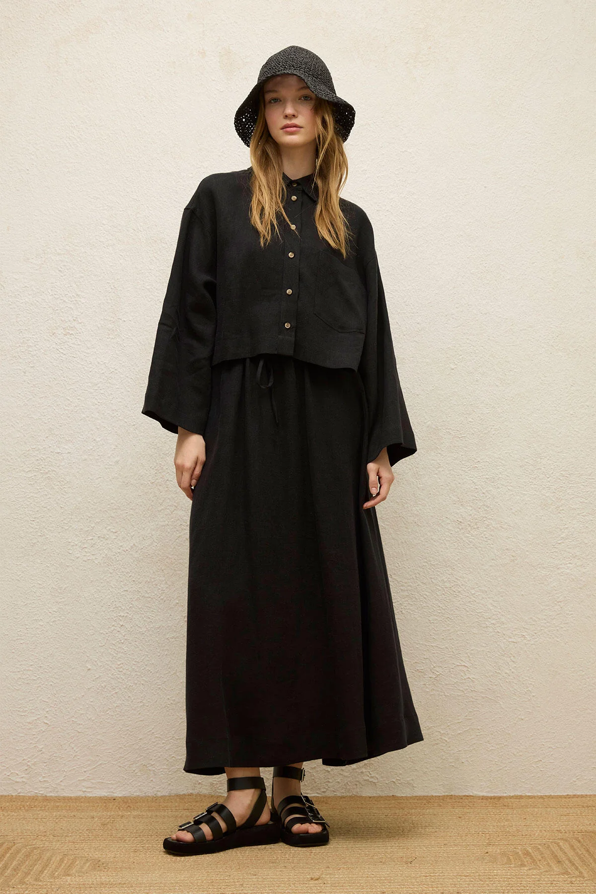 Long Sleeve Linen Crop Shirt Black - Image 3
