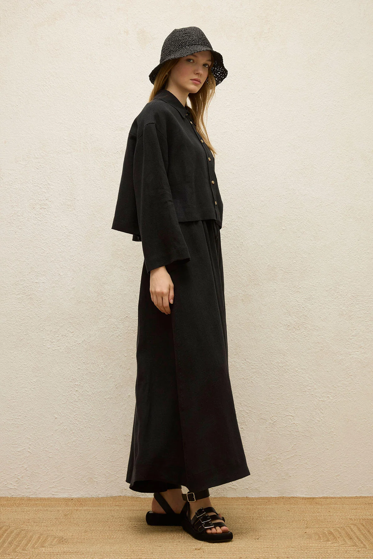 Long Sleeve Linen Crop Shirt Black - Image 5