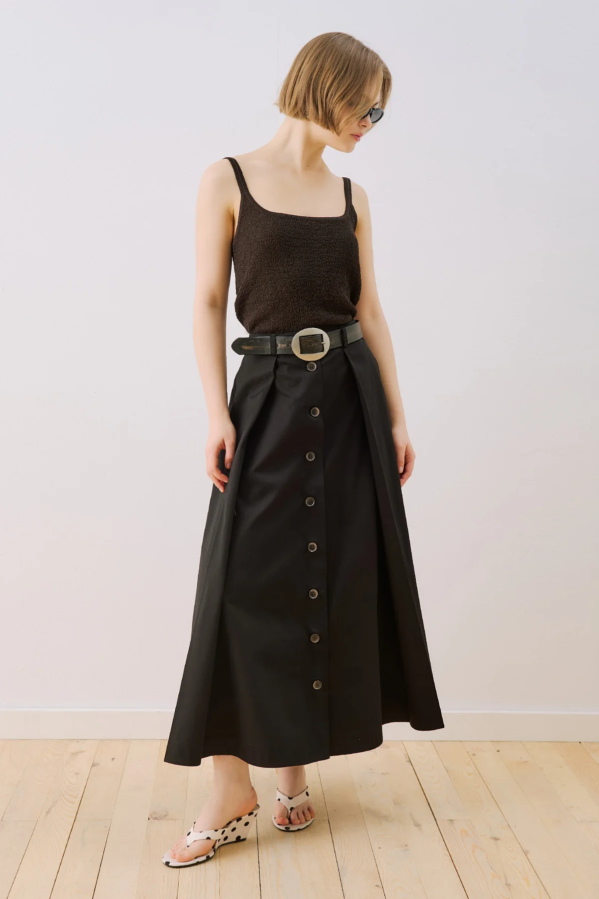 Lula Buttoned Skirt With Pleat Detail Black - Image 2