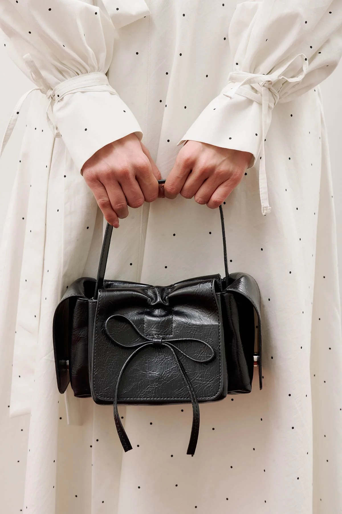 Lyra Bow Bag Black - Image 2