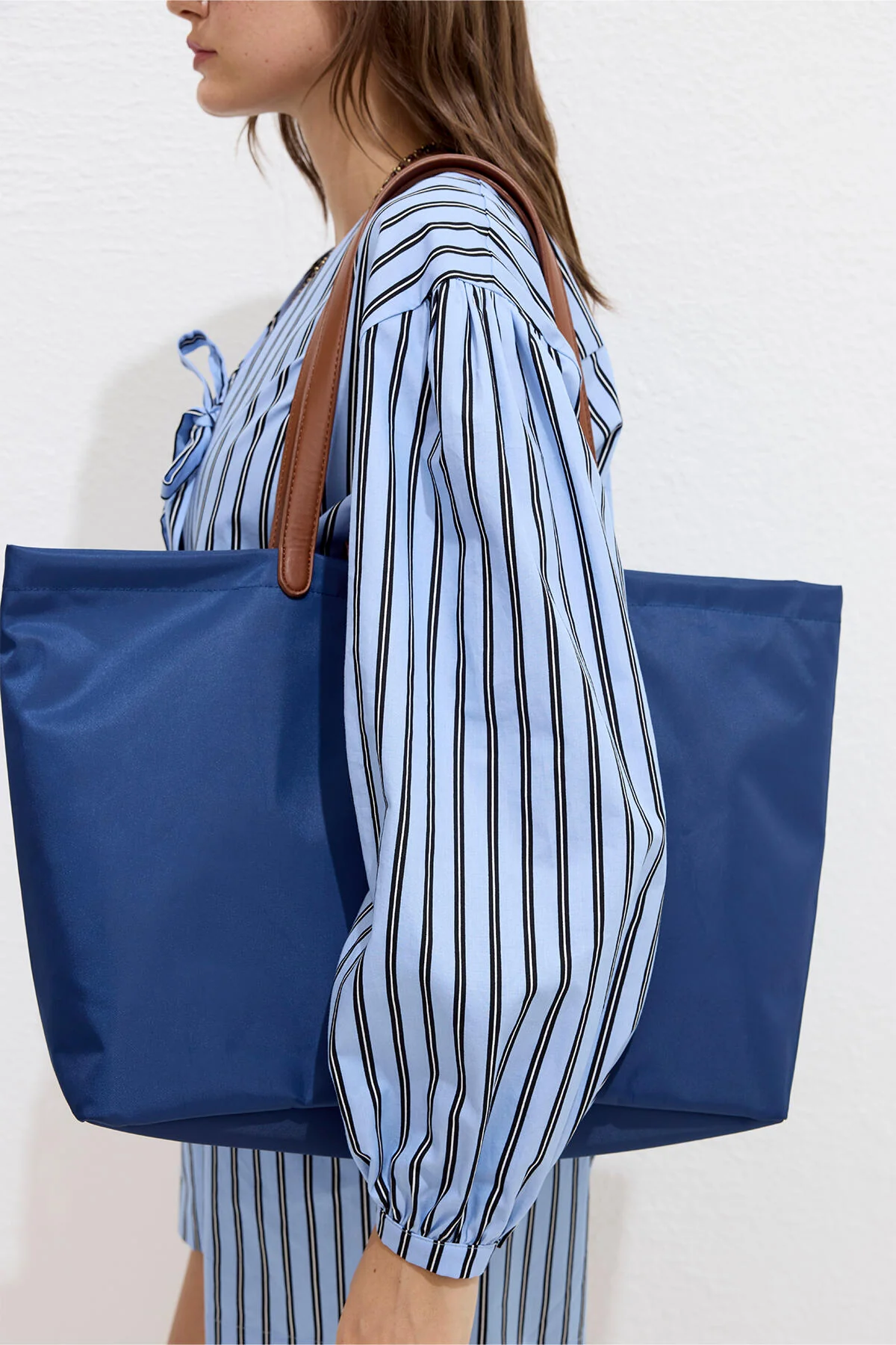 Mari Large Shopper Bag Navy Blue - Image 4