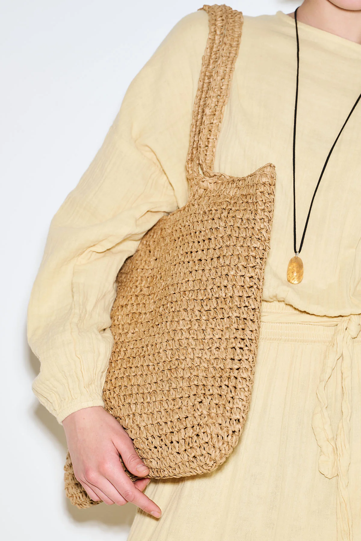 Medium Woven Shoulder Bag Natural - Image 4