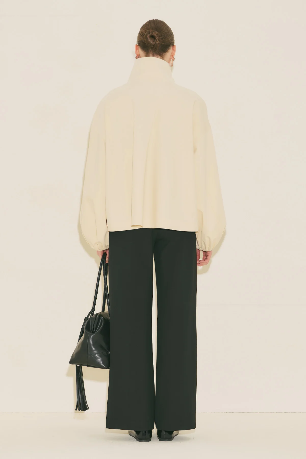 Melva Short Trench Coat With Wide Sleeves Vanilla - Image 7