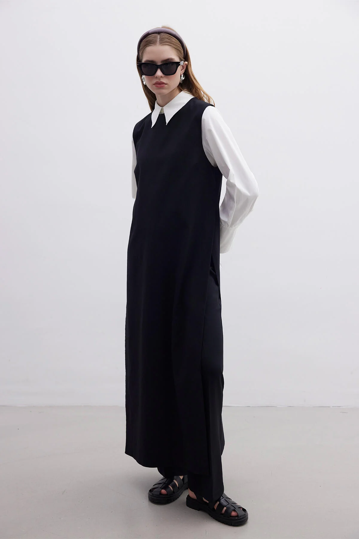 Minimal Sleeveless Dress Black - Image 3