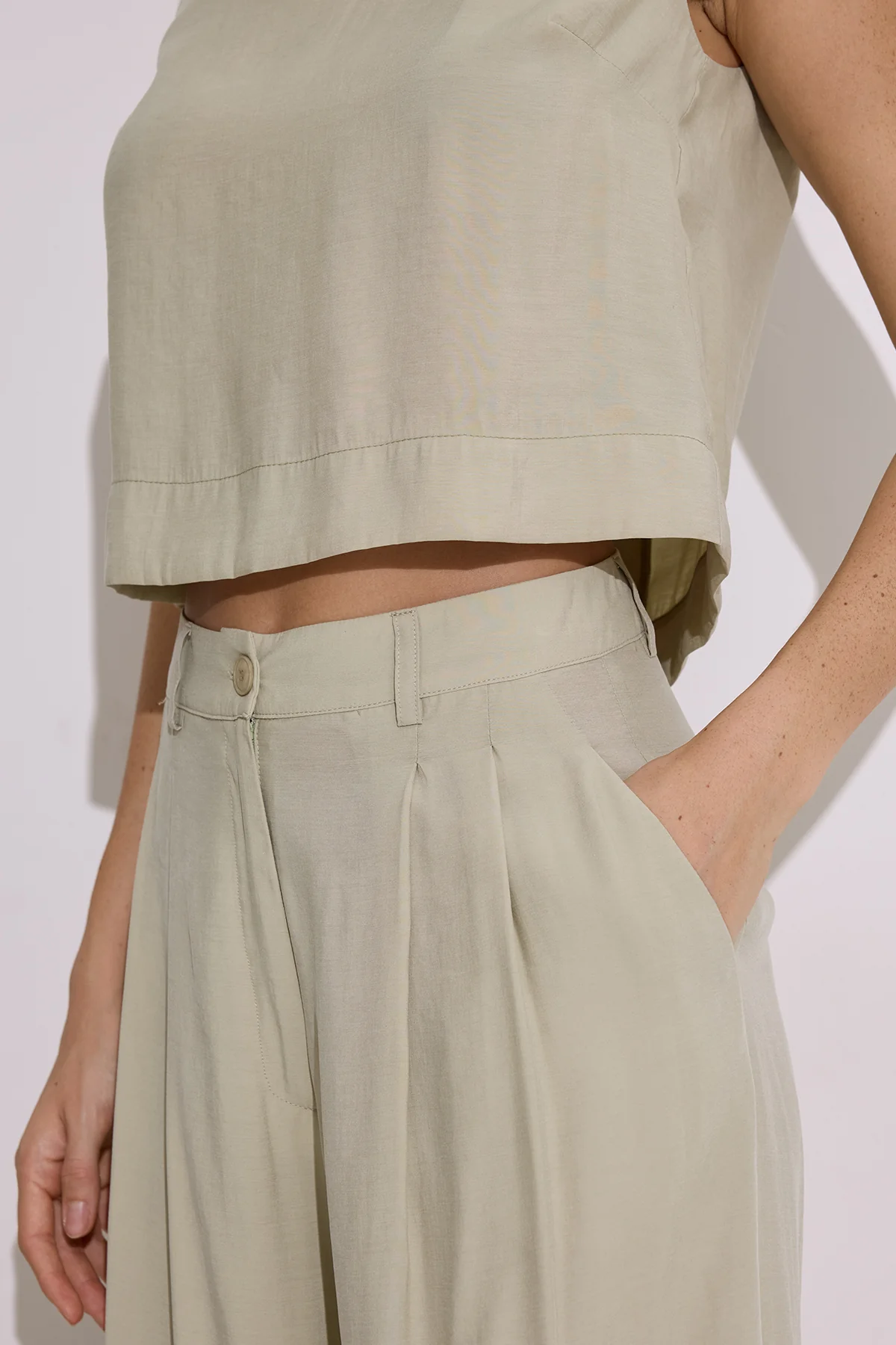 Modal Sleeveless Top Pistachio - Image 4