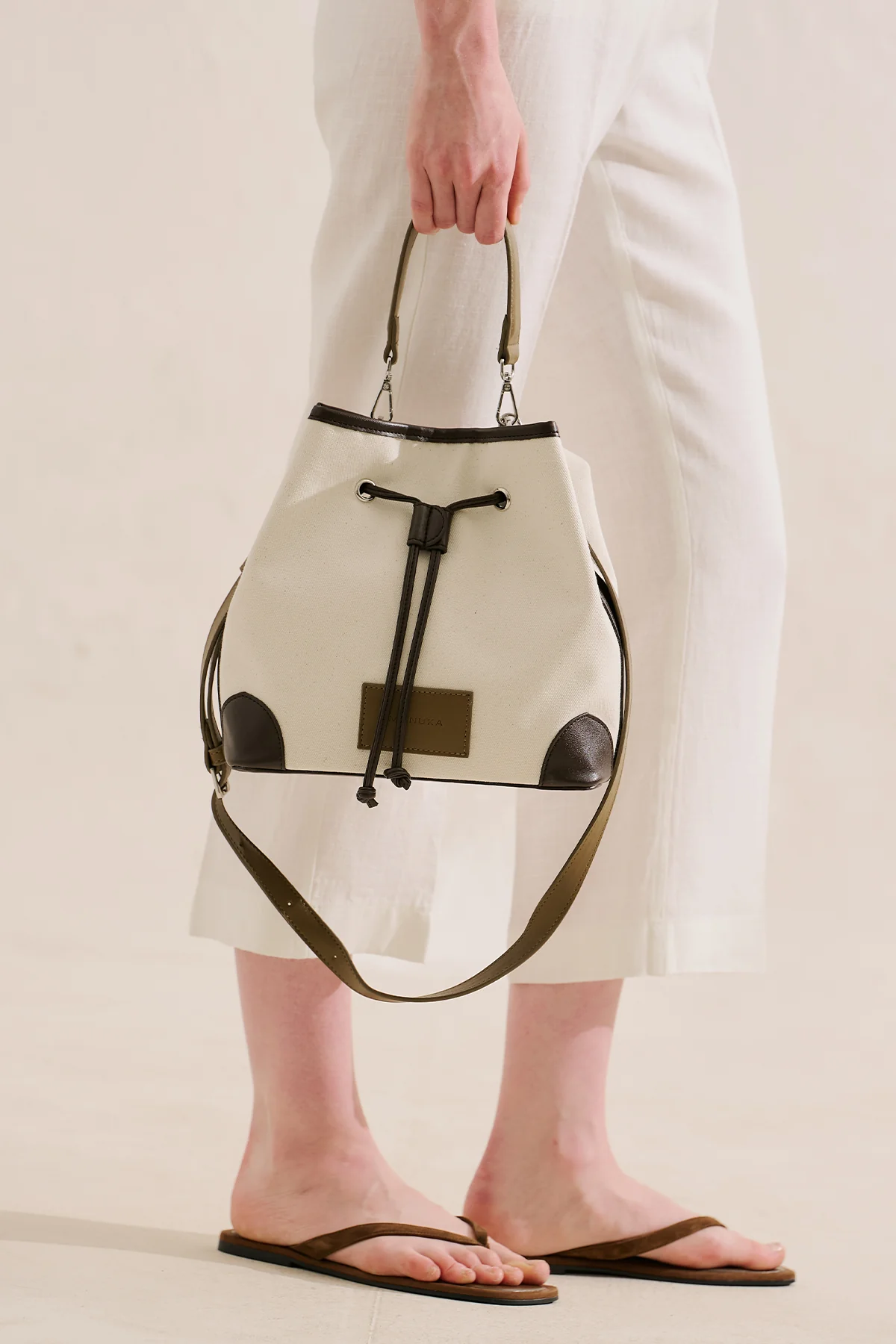 Nomad Canvas Bucket Bag Brown