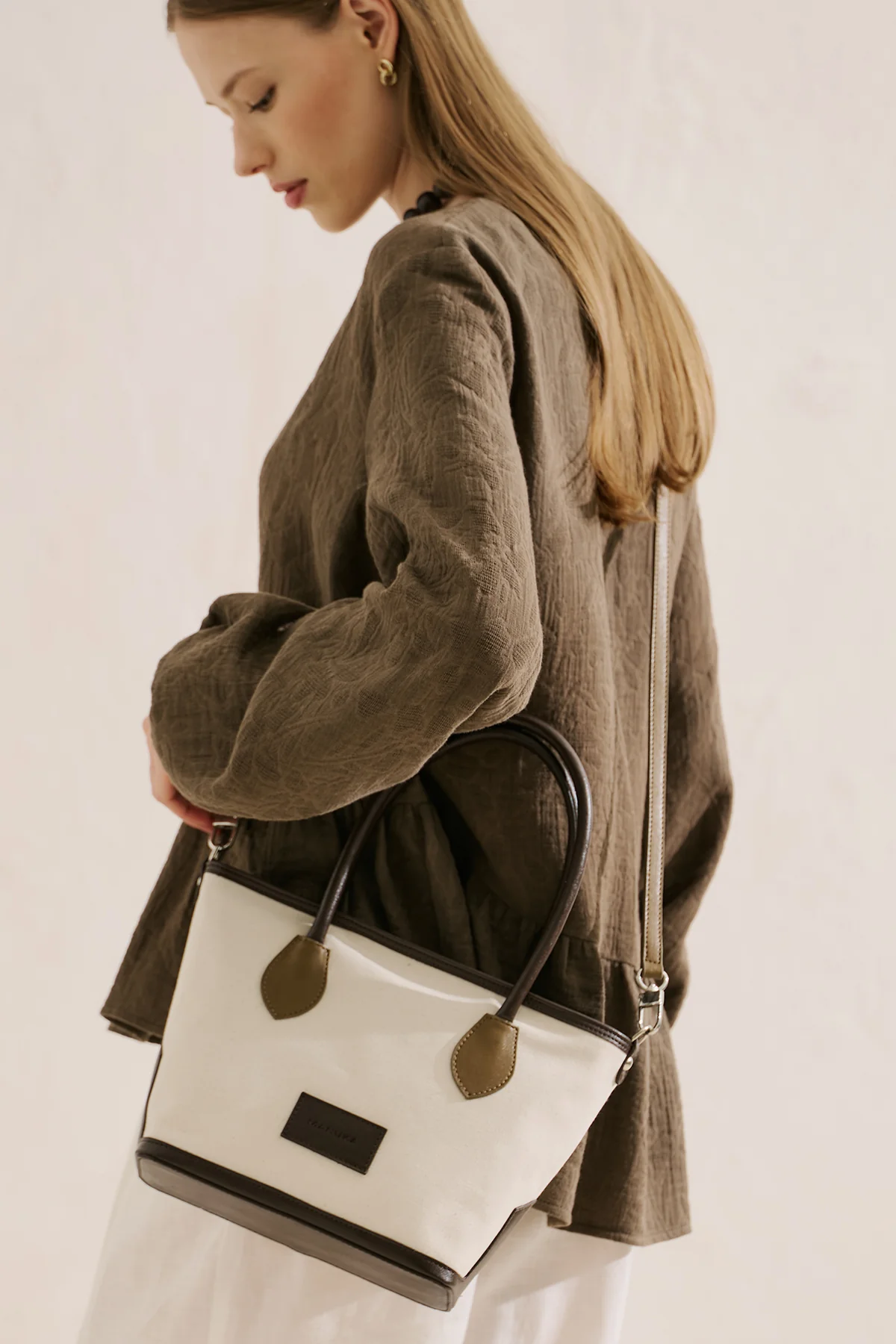 Nomad Medium Canvas Bag Brown