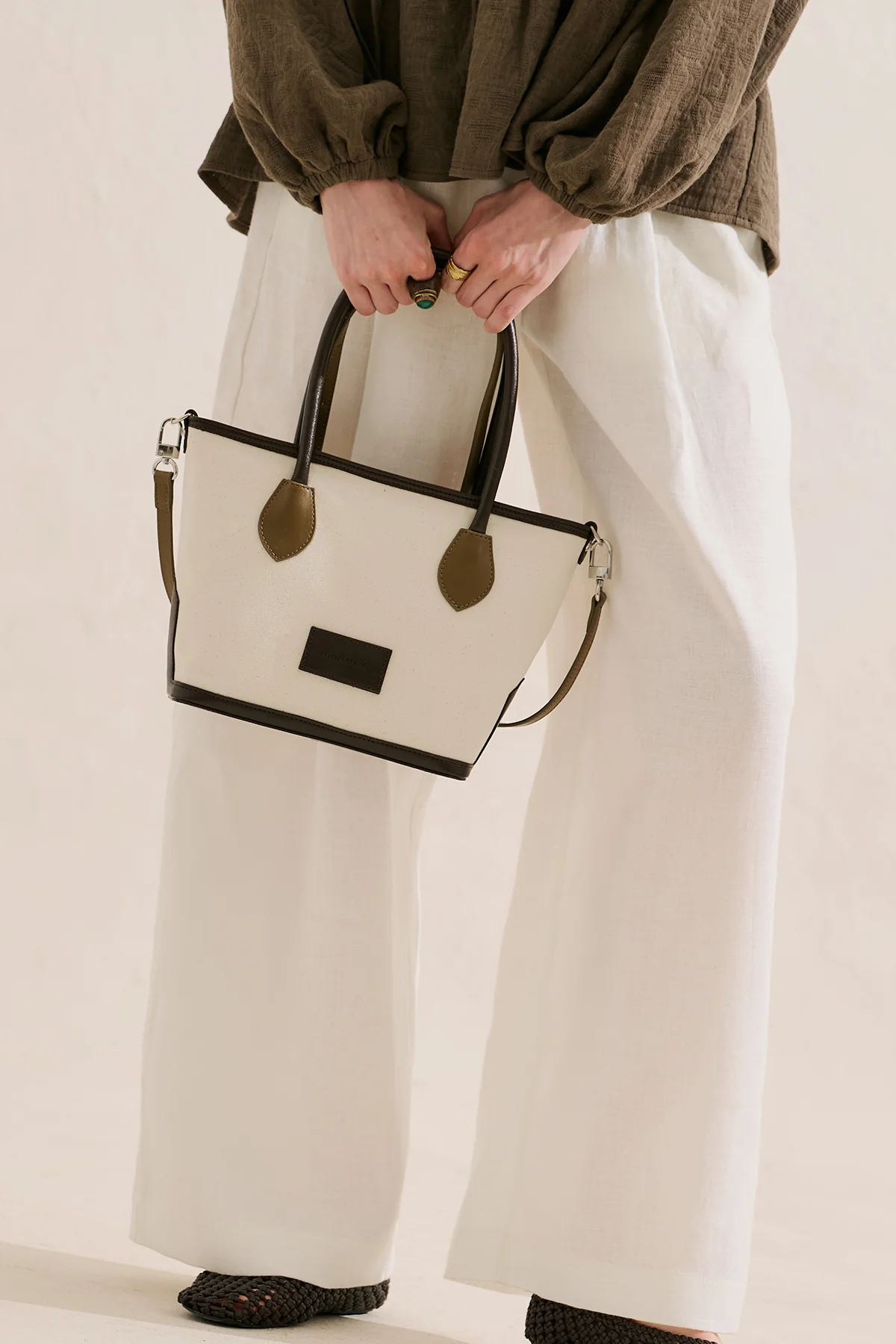 Nomad Medium Canvas Bag Brown - Image 3