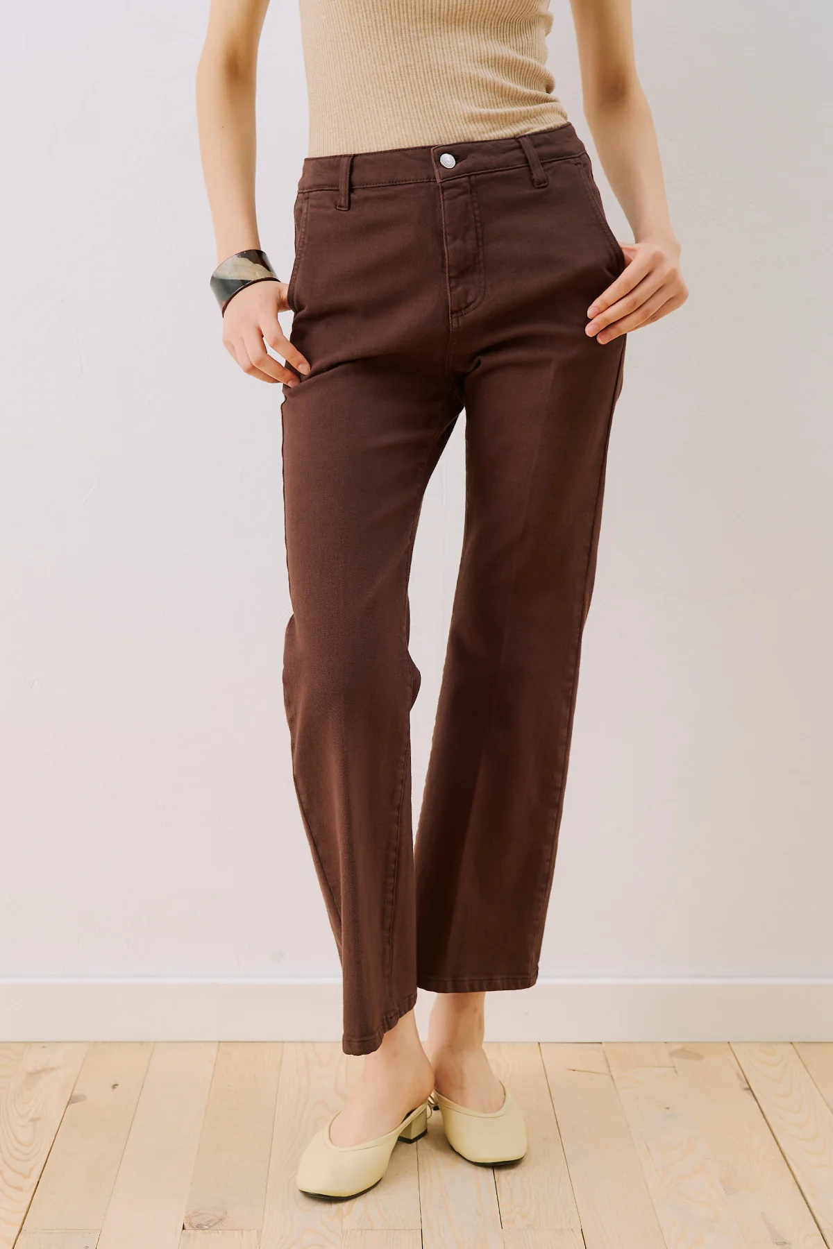 Mid Rise Flared Jeans Brown - Image 4