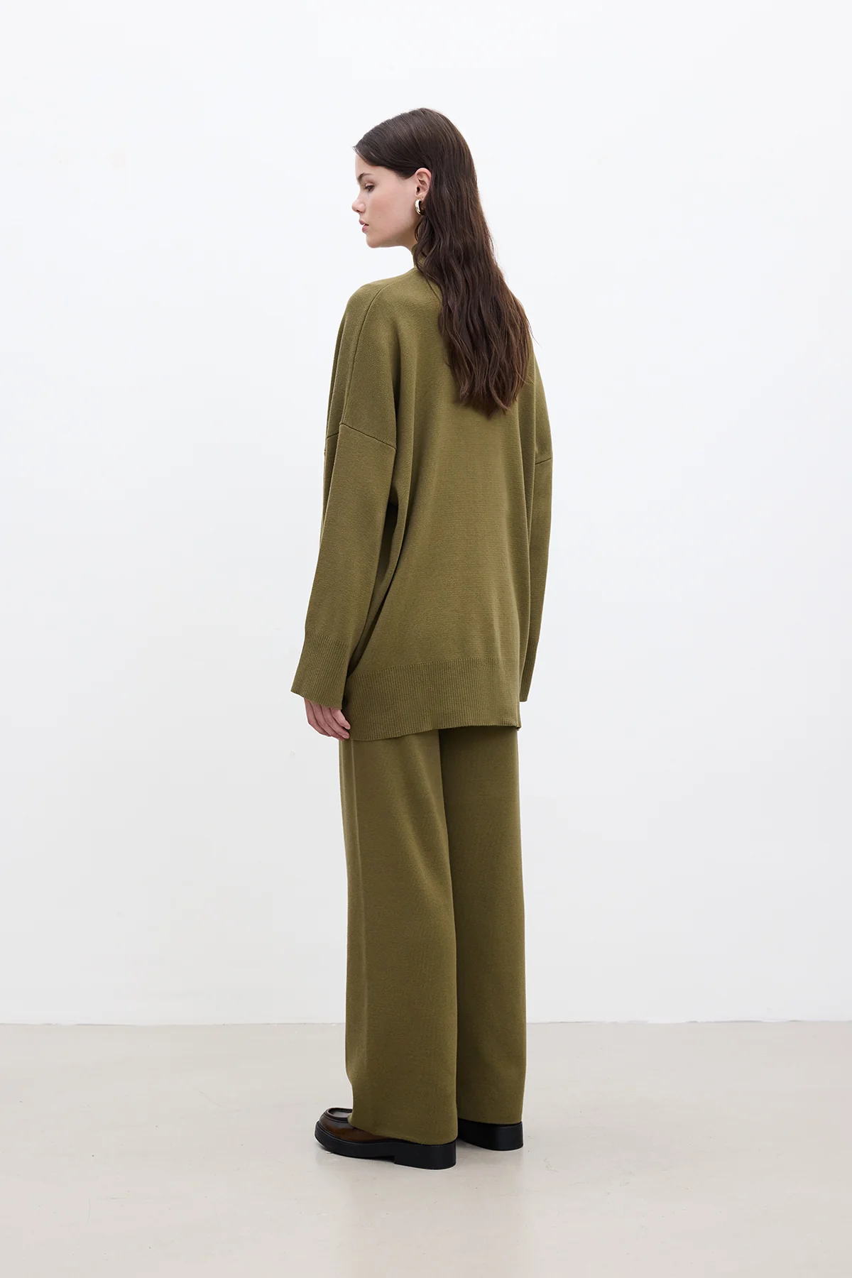 Oversized High Neck Sweater Green - Image 5