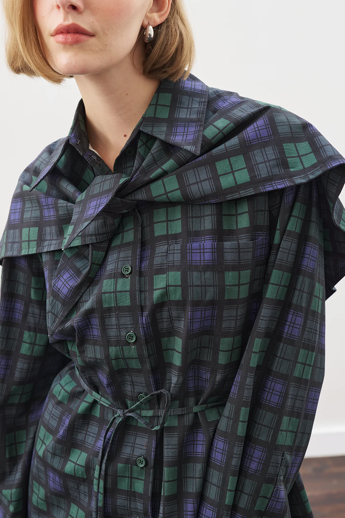 Oversized Shirt With Triangle Scarf Navy Checkered - Image 4