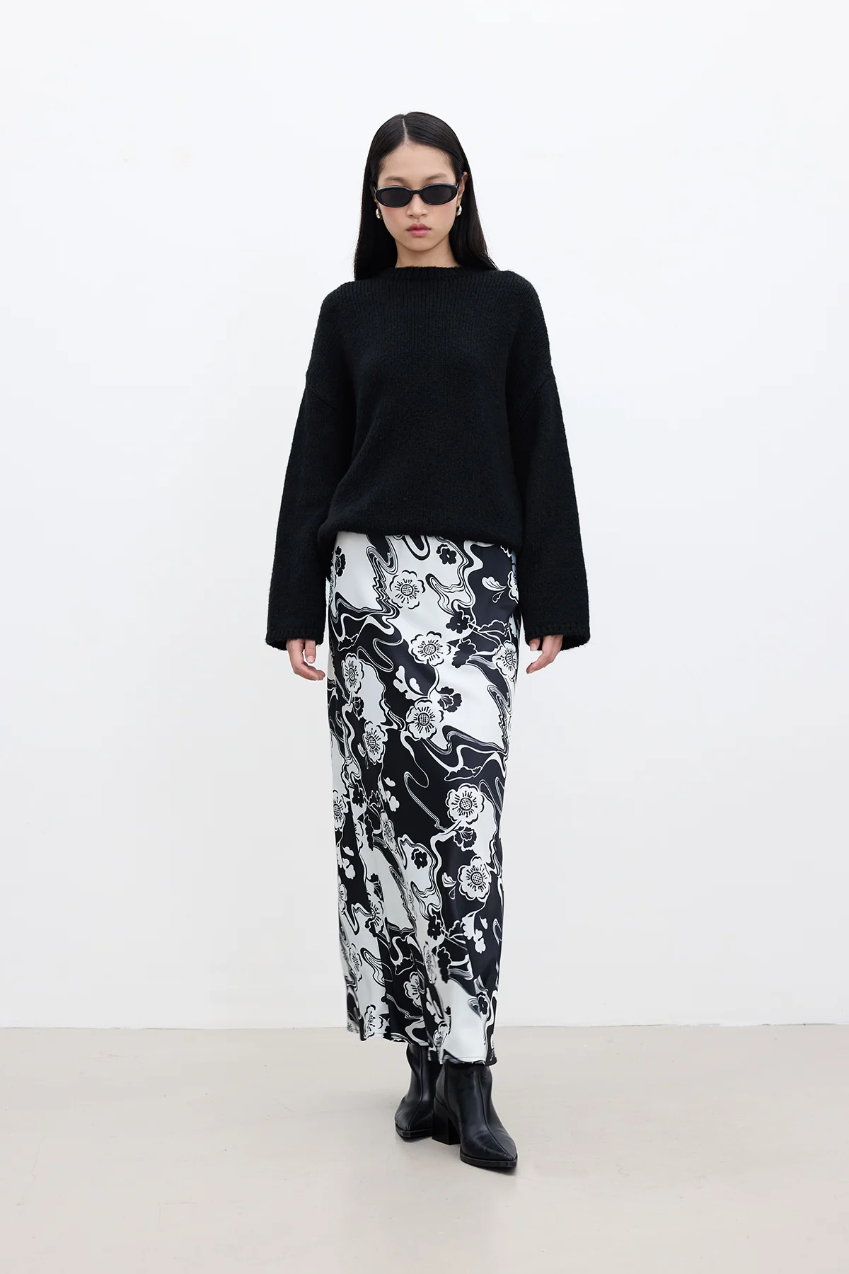 Patterned Satin Midi Skirt Sakura - Image 6