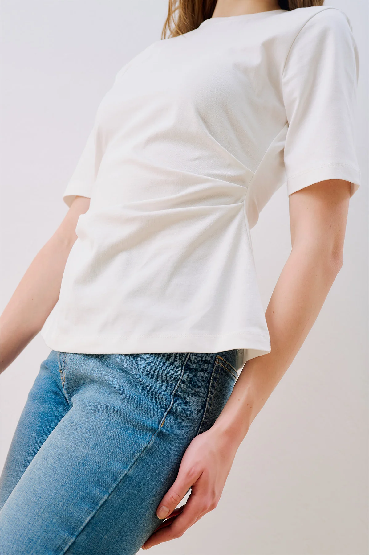 T-Shirt With Pleat Detail Ecru - Image 5