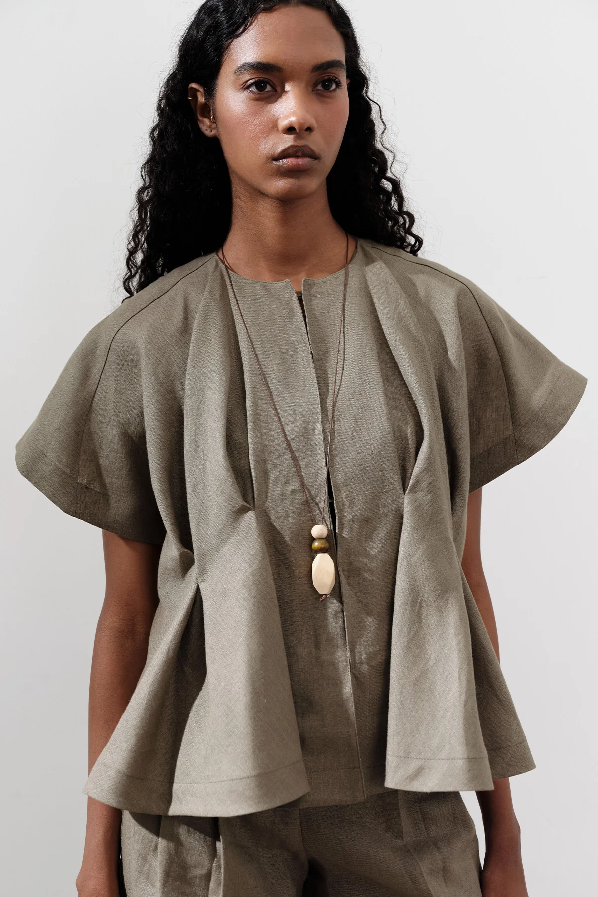 Pleated Linen Vest Khaki - Image 6