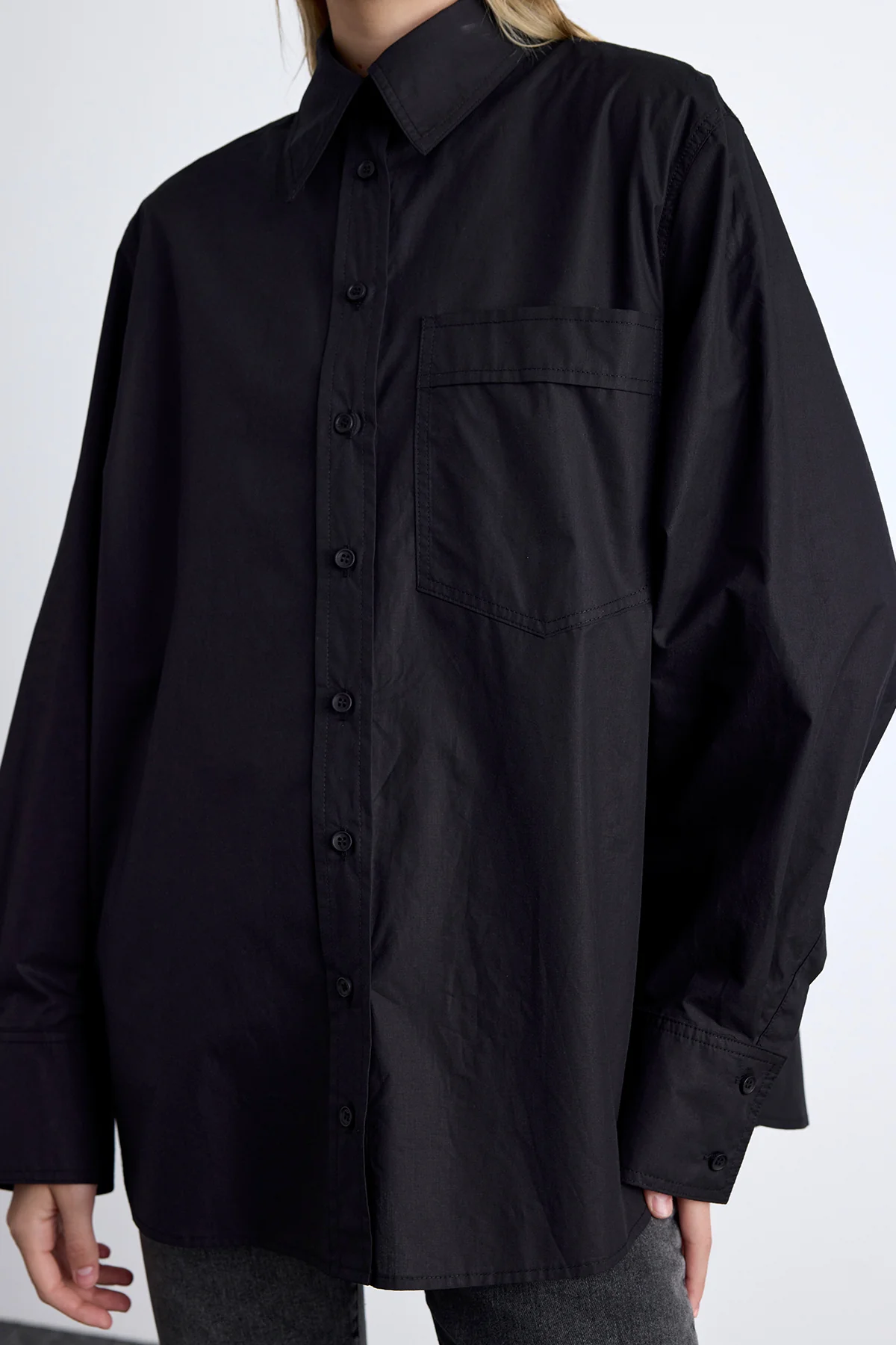 Pleated Oversized Shirt Black - Image 3