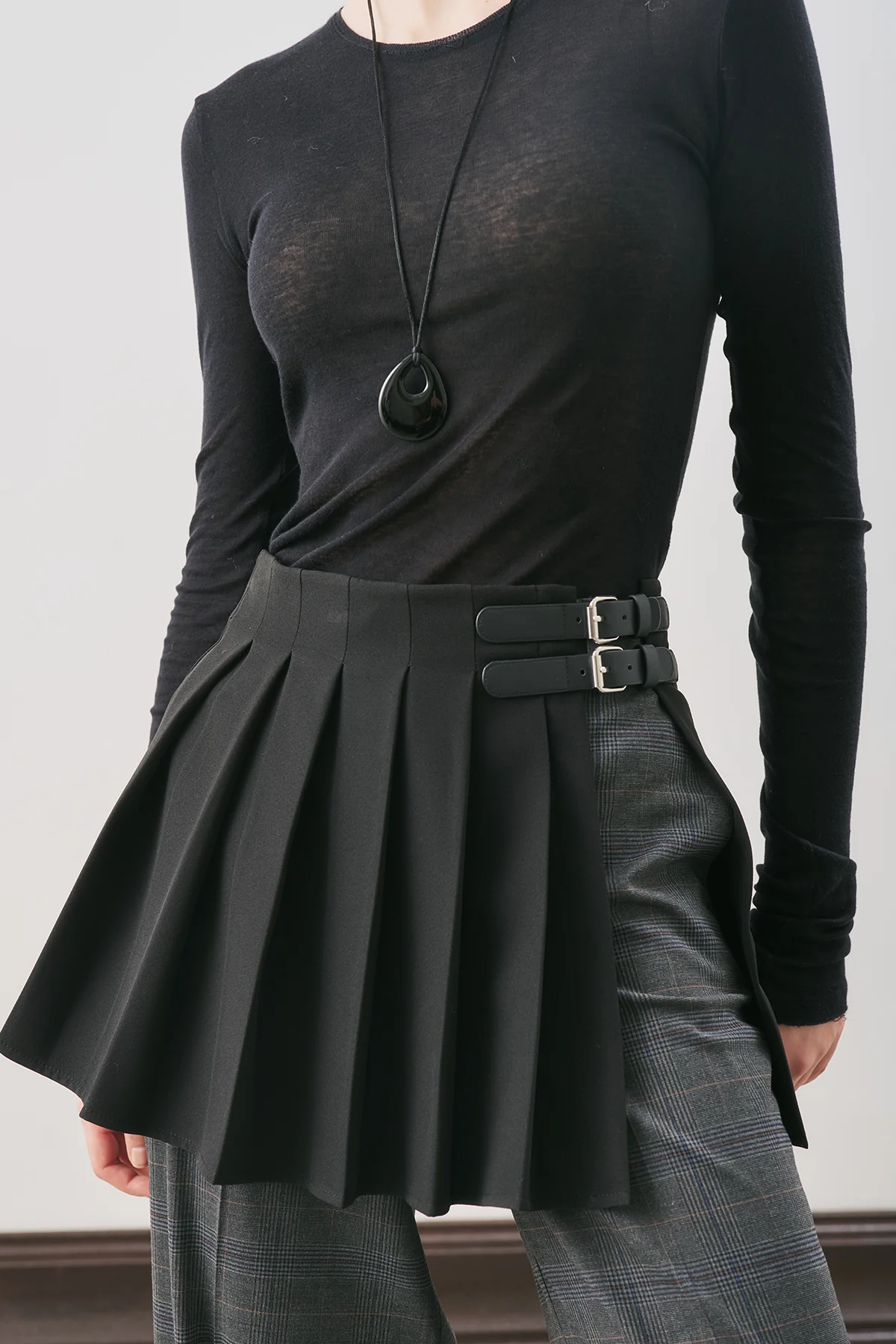 Pleated Skirt With Buckle Detail Black - Image 2