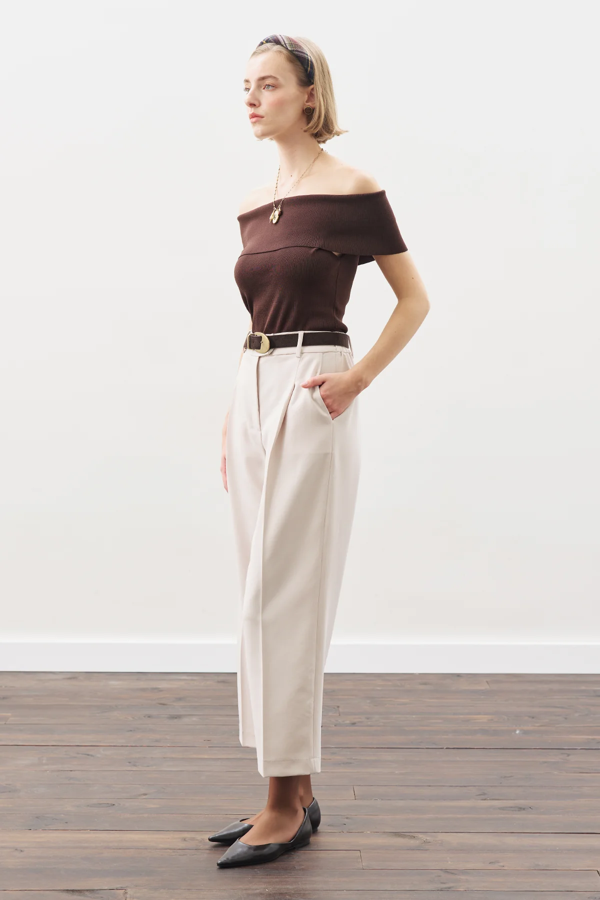Pleated Straight Trousers Beige - Image 3