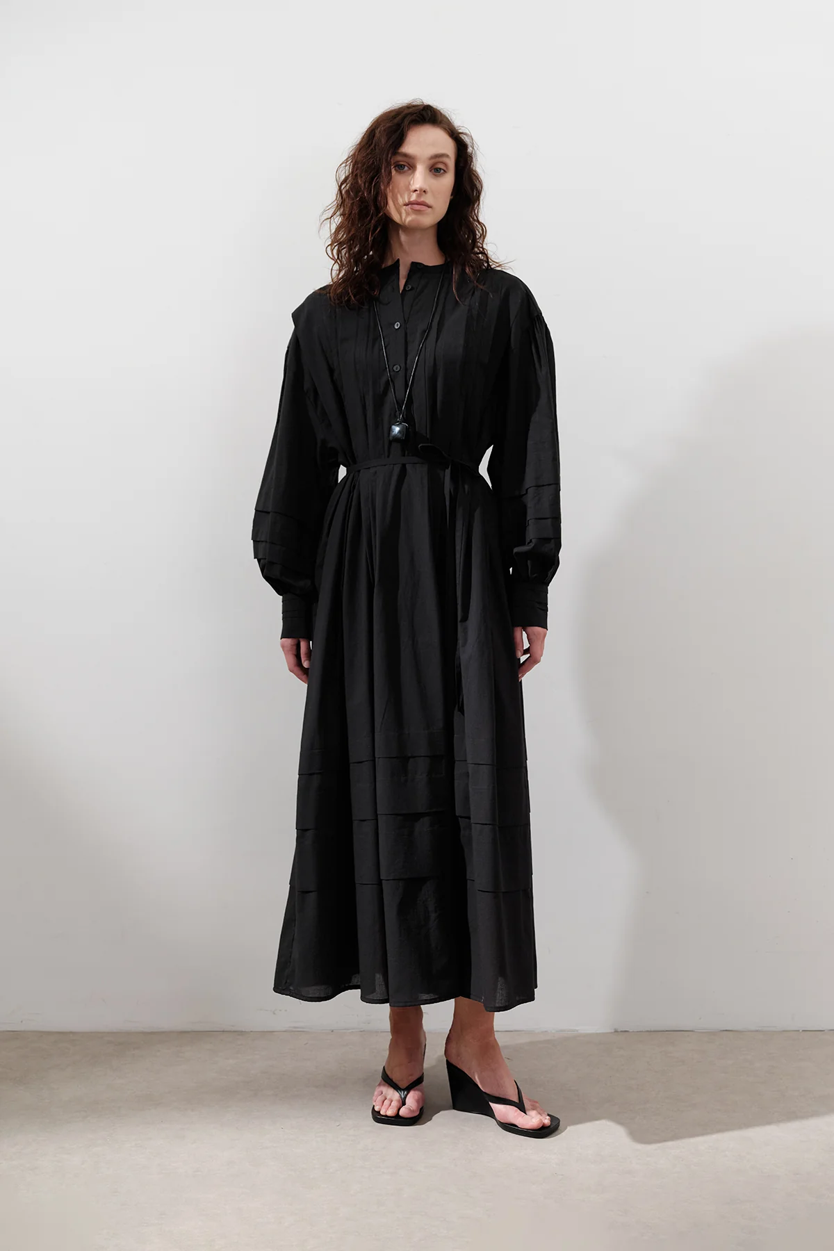 Pleated Volume Dress Black - Image 5