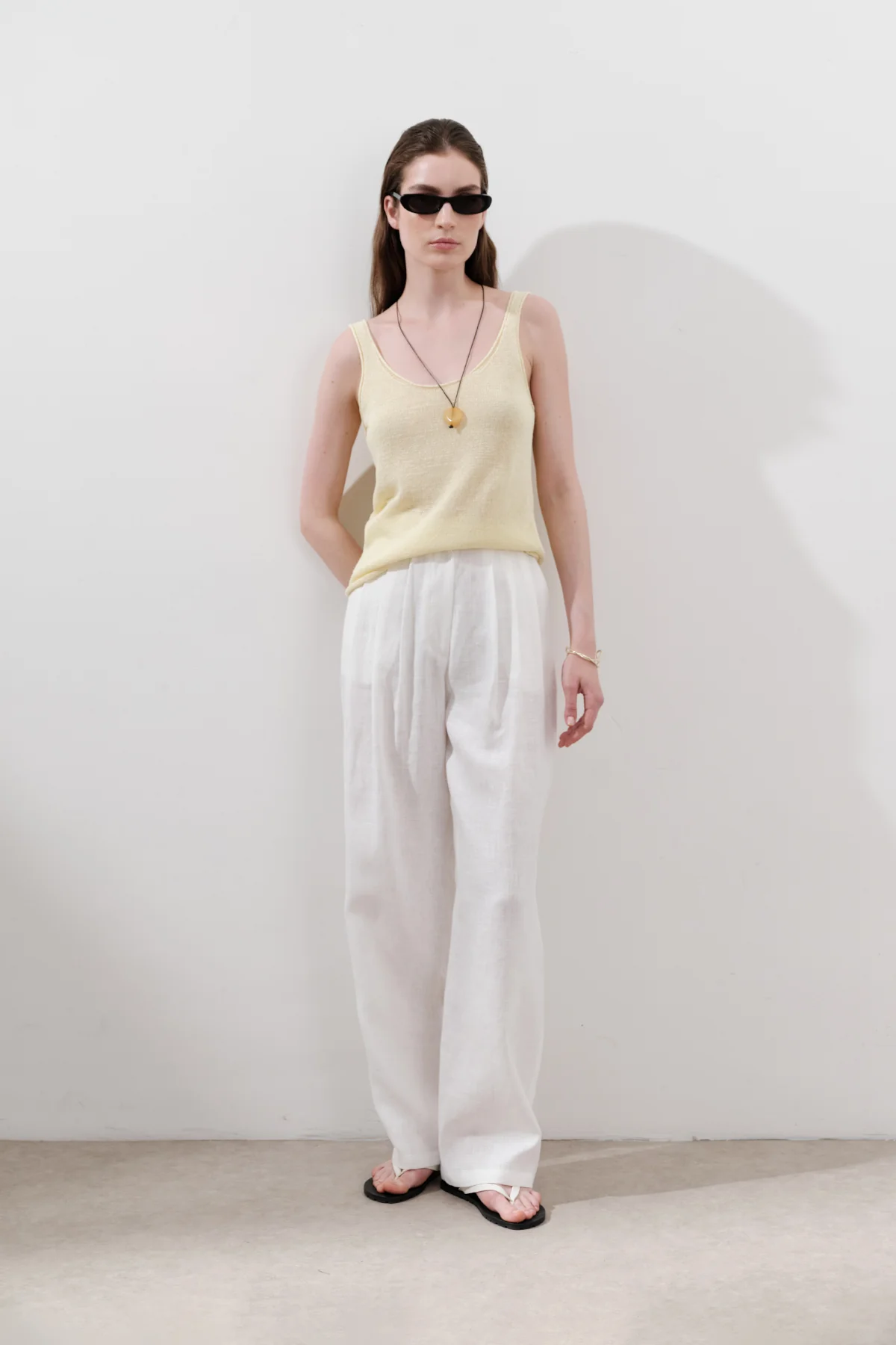 Pleated Wide-Leg Linen Trousers Ecru - Image 3