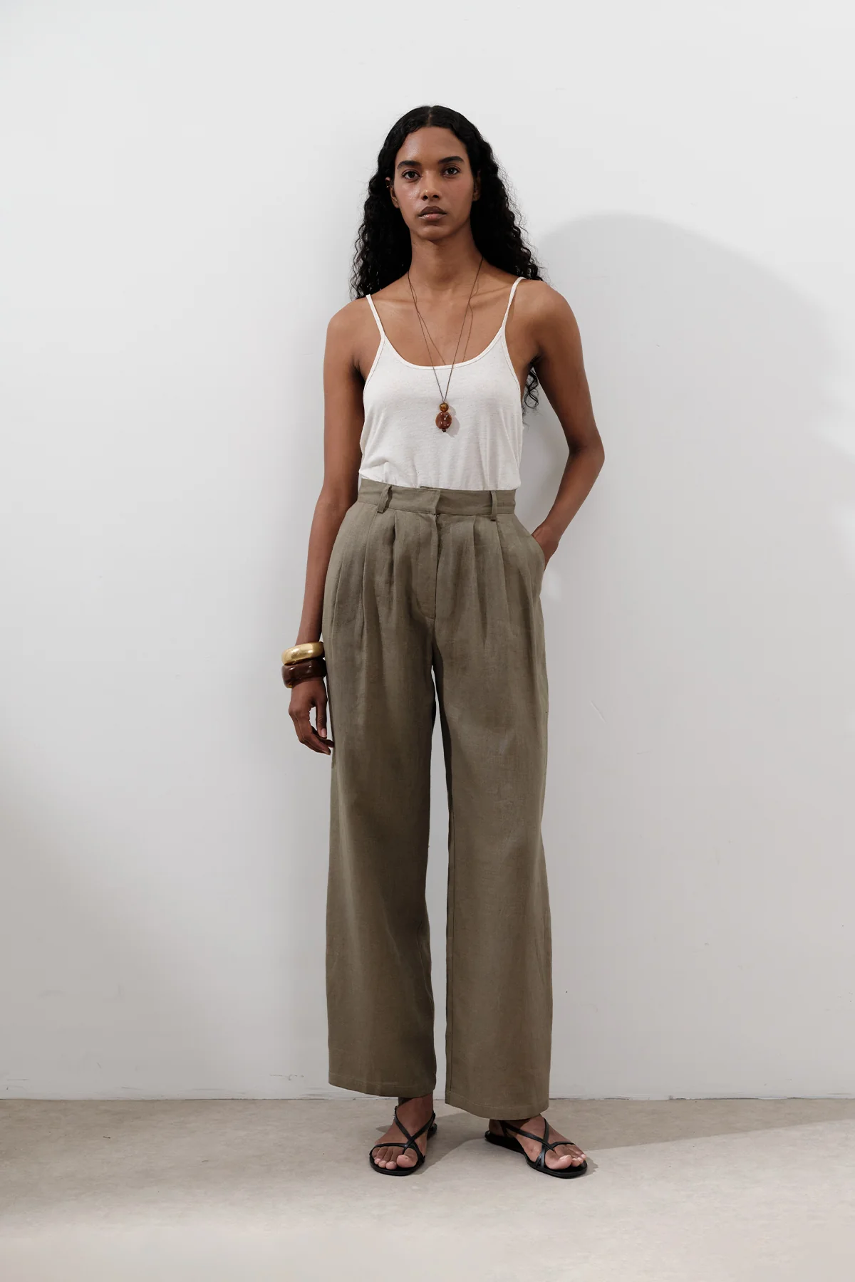 Pleated Wide-Leg Linen Trousers Khaki - Image 2