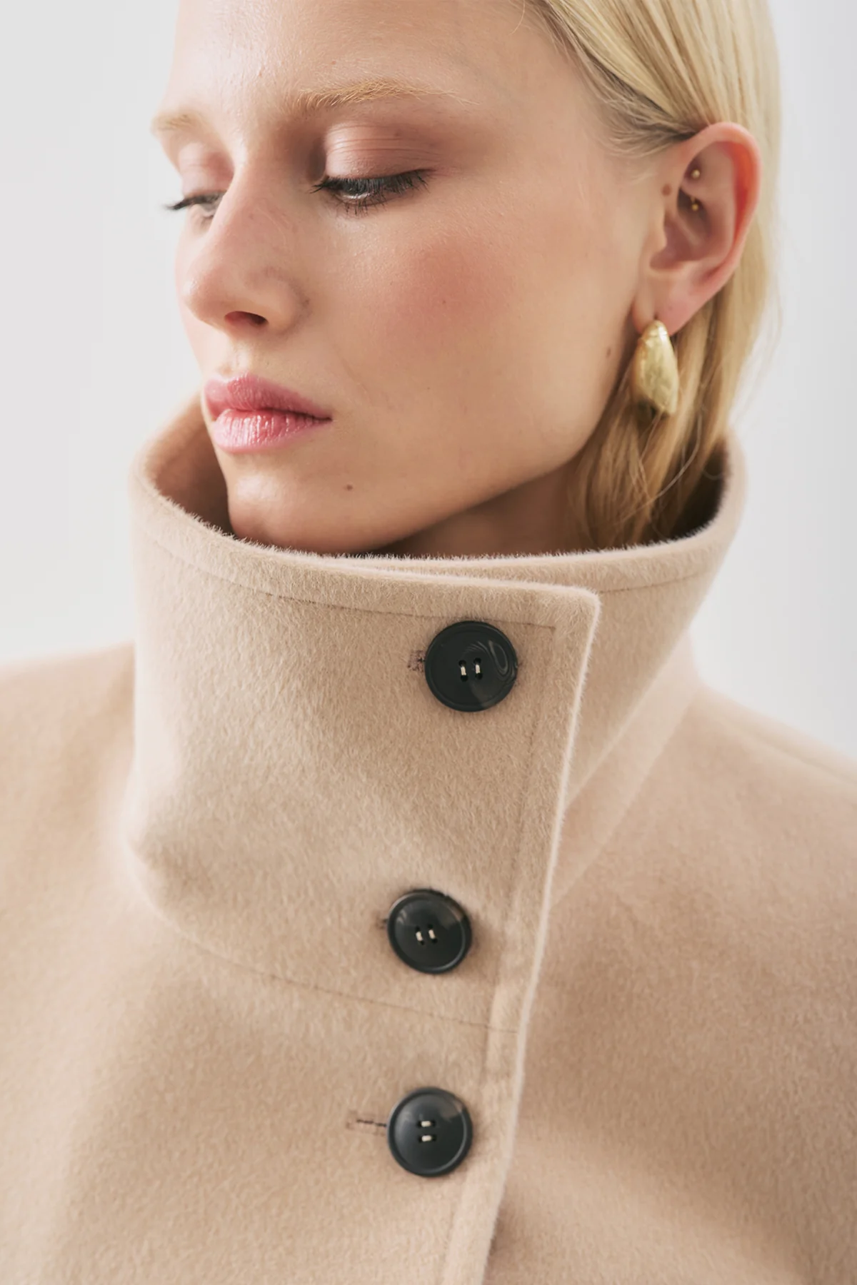 Premium Wool Trench-Style Coat Beige - Image 5