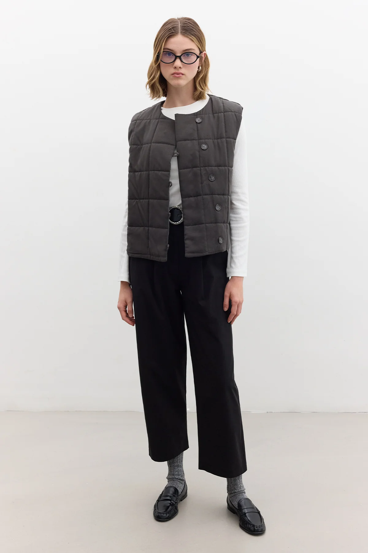 Quilted Fitted Short Vest Anthracite - Image 3