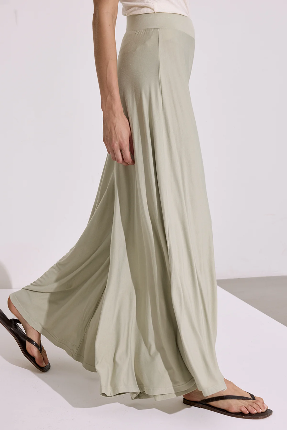 Relaxed Draped Trousers Pastel Green - Image 3
