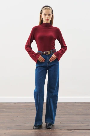Ribbed Turtleneck Top Burgundy - Image 2