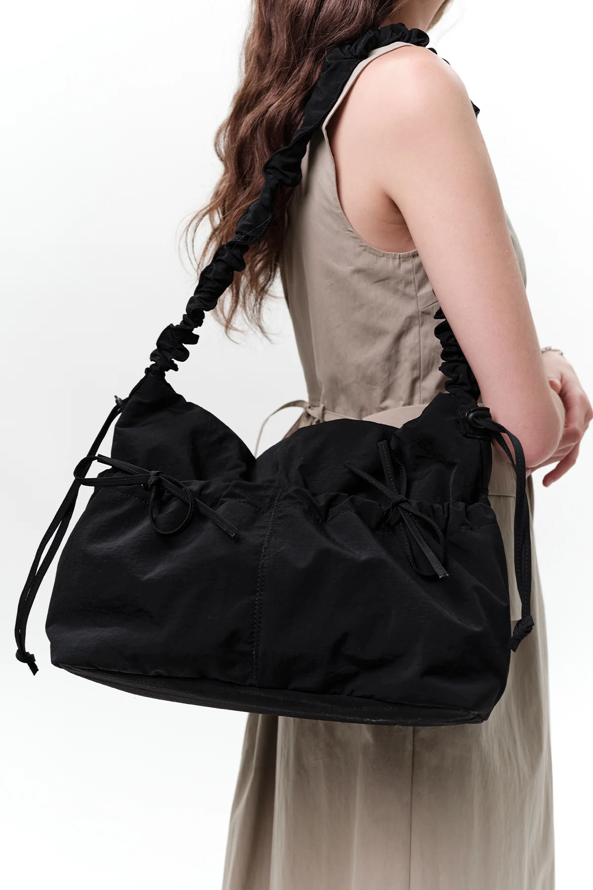 Ruched Tote Bag Black - Image 2