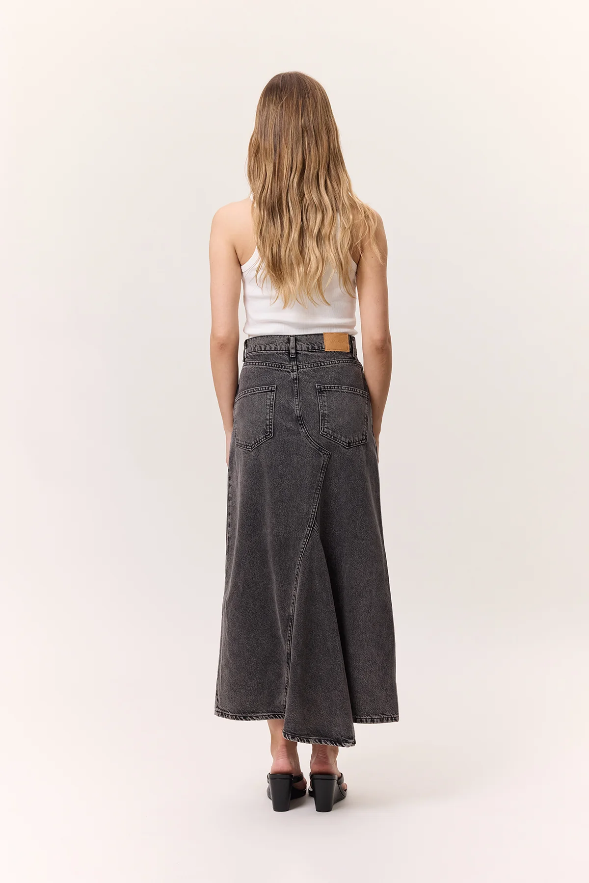 Ruffled-Hem Denim Skirt Black - Image 12