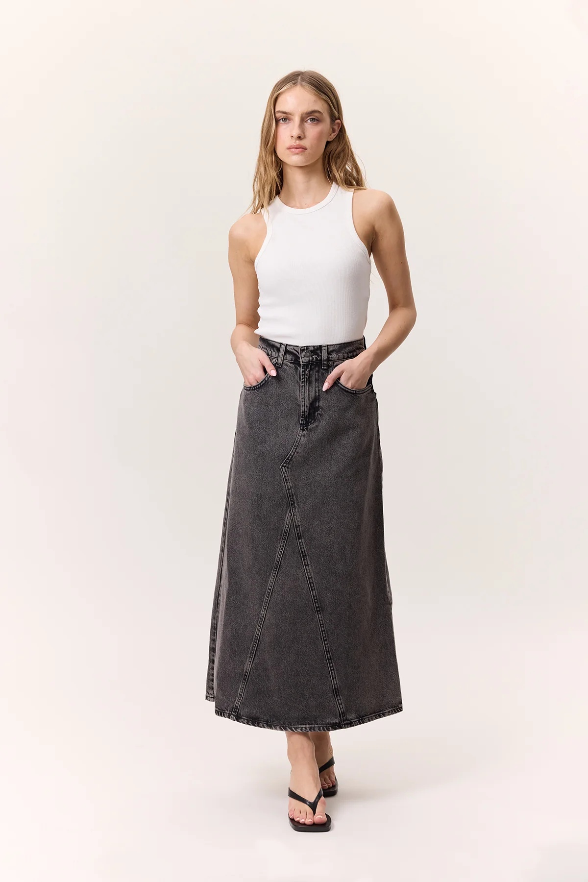Ruffled-Hem Denim Skirt Black - Image 3