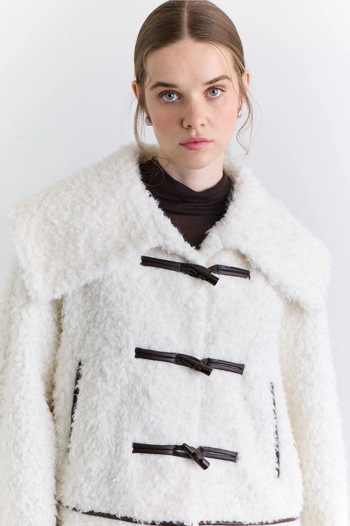Short Faux Fur Buttoned Coat Ecru - Image 2