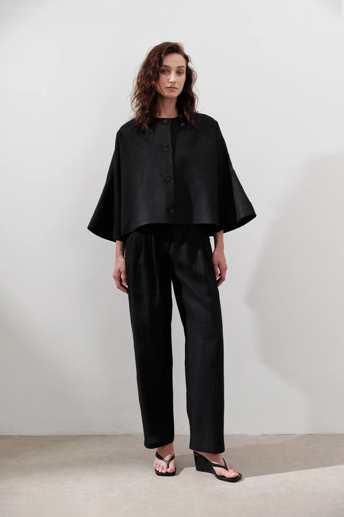 Short Linen Jacket With Wide Sleeves Black - Image 3