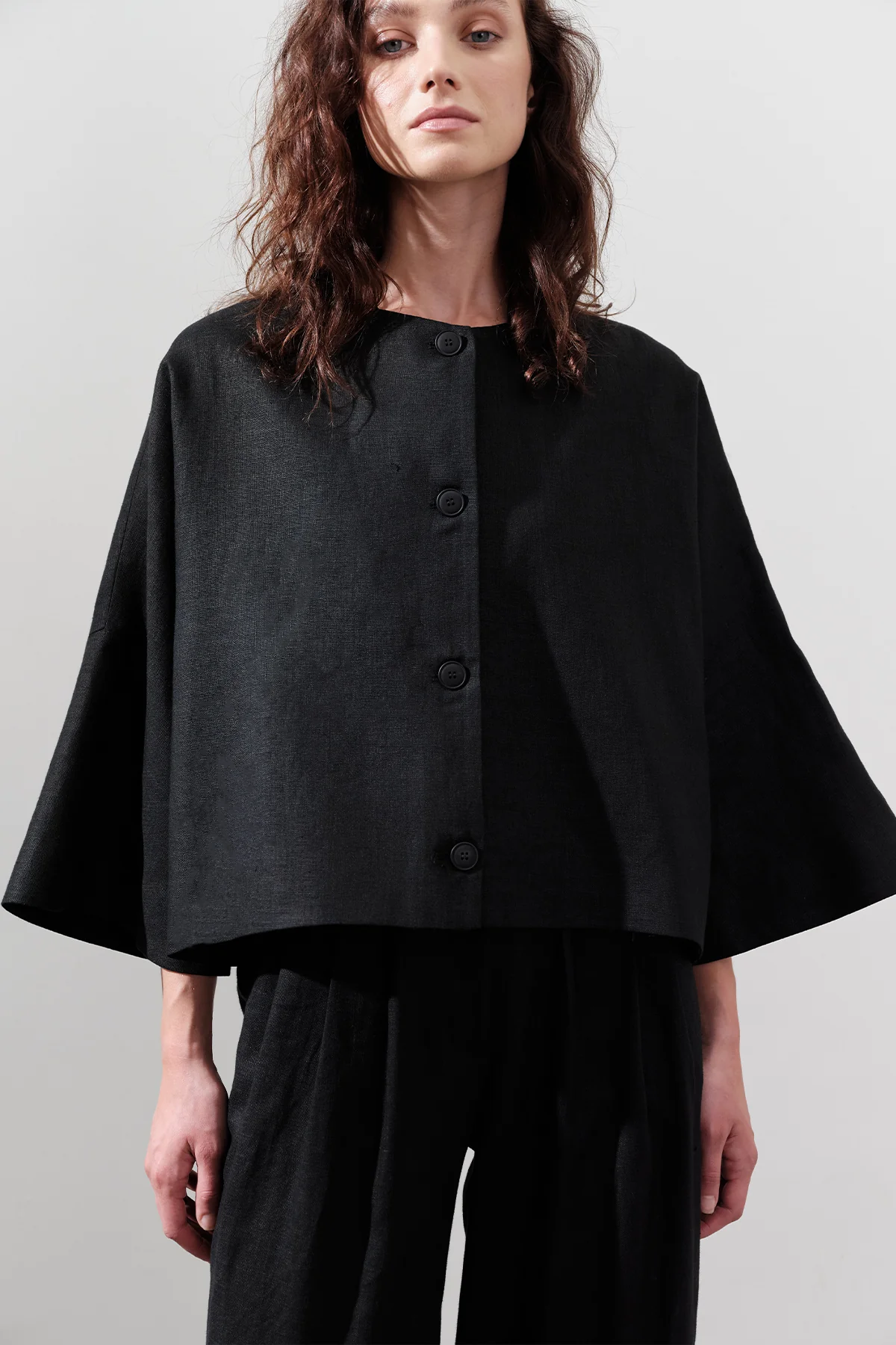 Short Linen Jacket With Wide Sleeves Black - Image 4