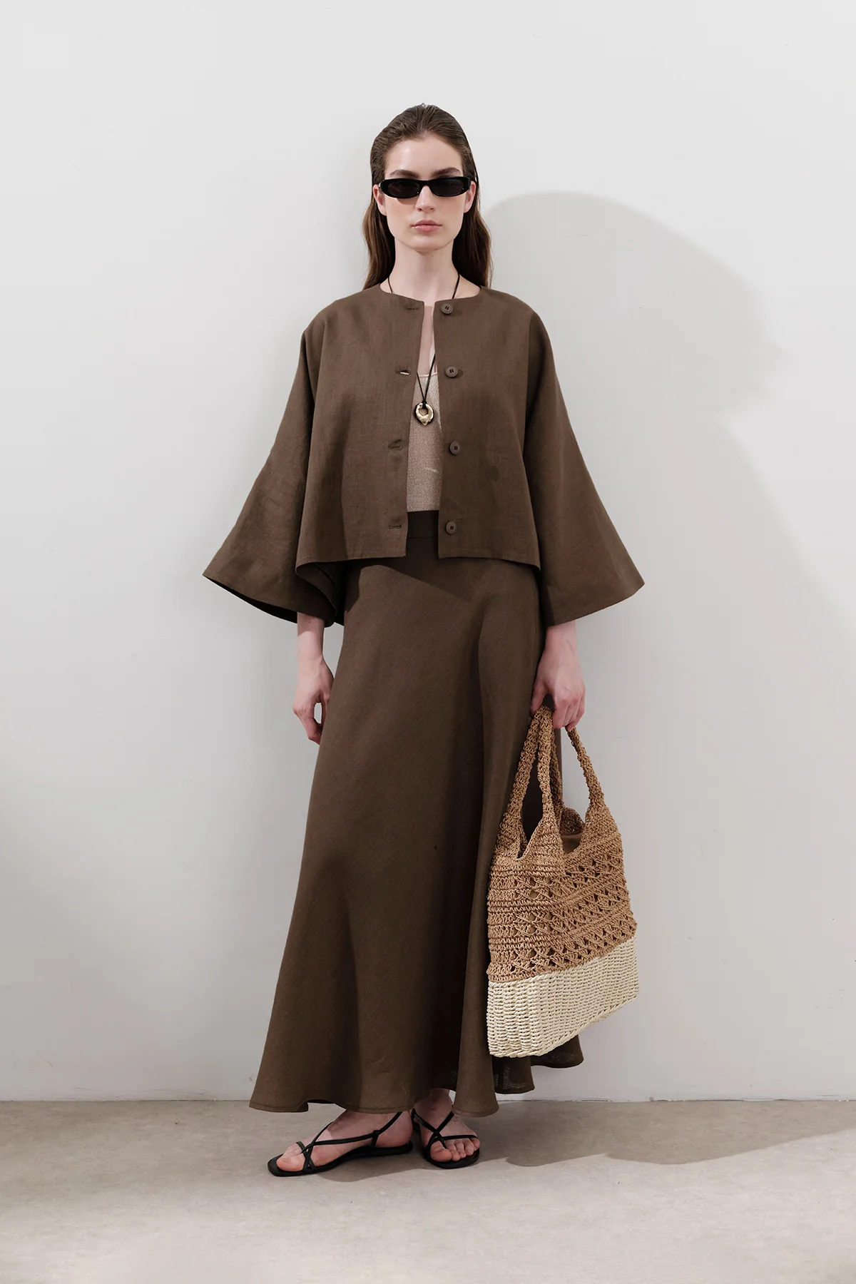 Short Linen Jacket With Wide Sleeves Dusty Brown - Image 3