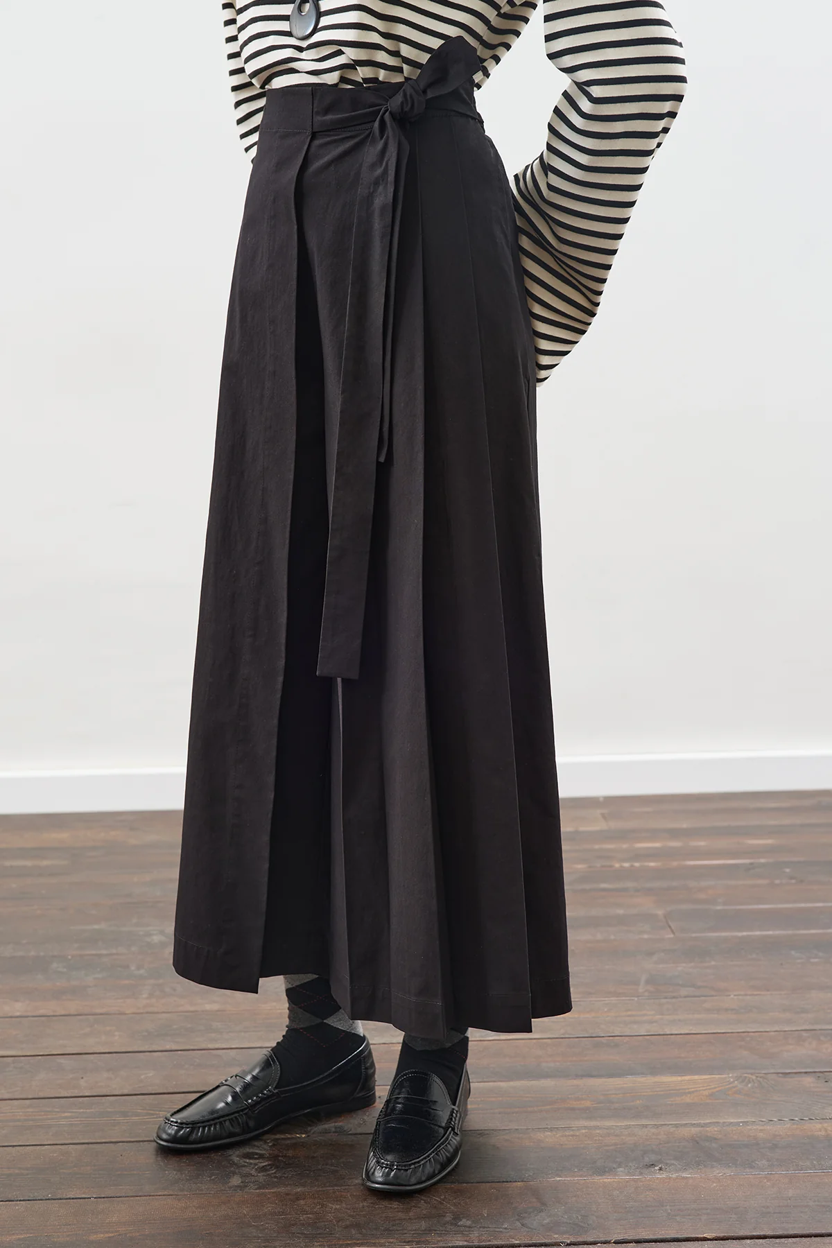 Skirt Style Pants Black - Image 6
